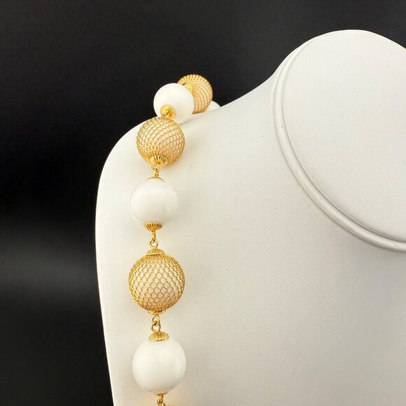 Gold Tone Mesh & White Beaded Necklace With Adjustable Chain Closure - Picture 2 of 6